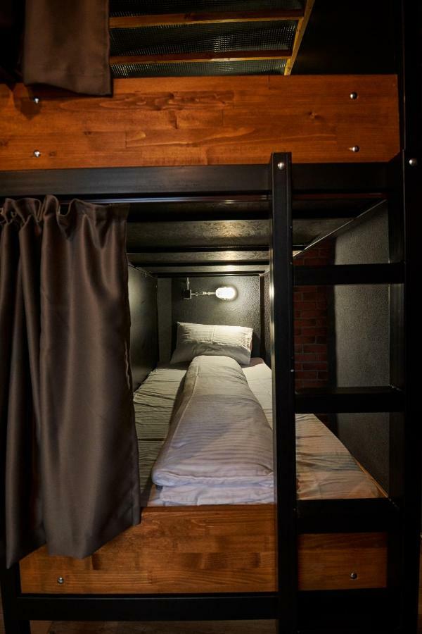 Bed Stage Hostel Brassó Kültér fotó
